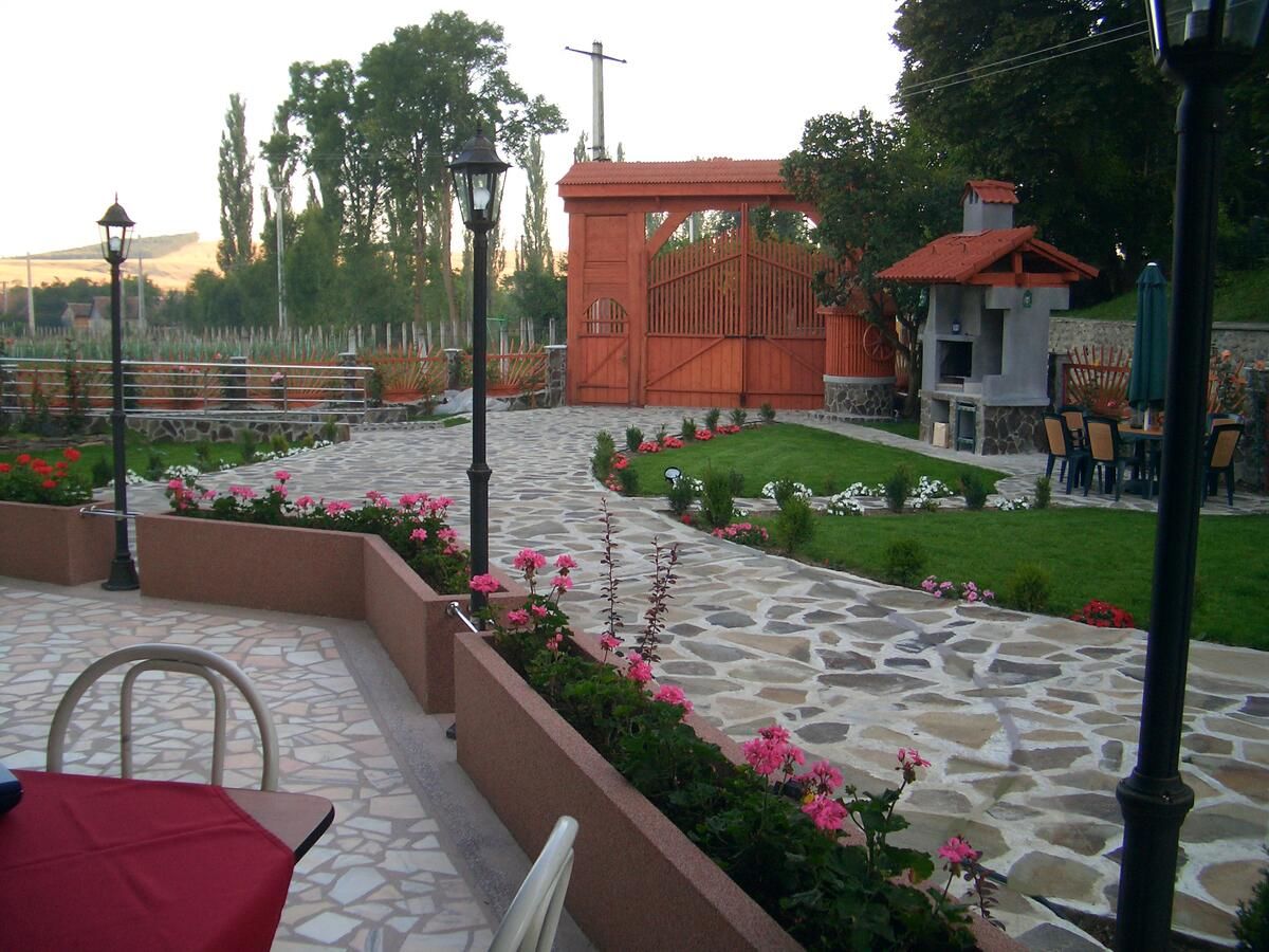 Отель Janka Villa - Renaissance B&B Călugăreni-5